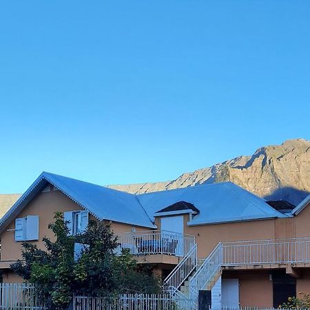 GÎTE les cimes caloupilon Cilaos Exterior foto