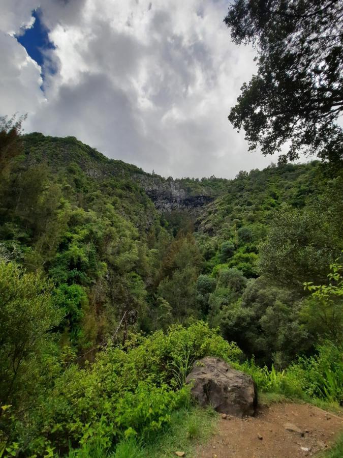 GÎTE les cimes caloupilon Cilaos Exterior foto